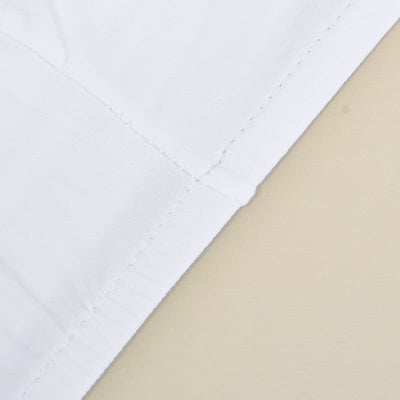 Großer weißer Stuhlbezug