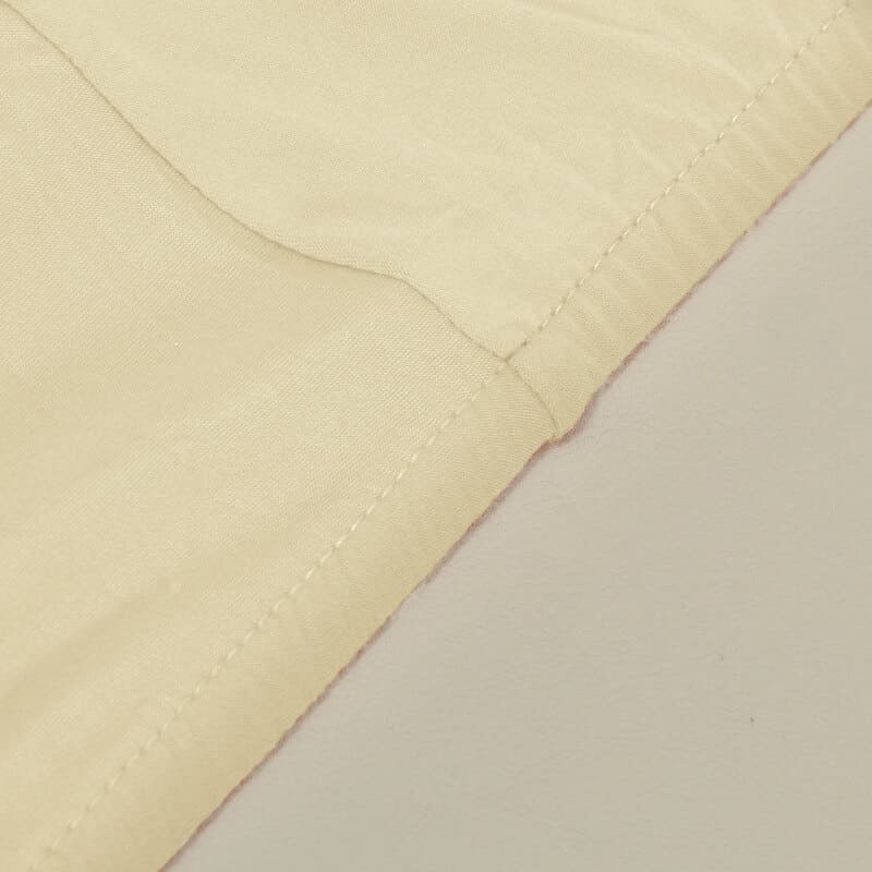 Großer cremebeiger Stuhlbezug