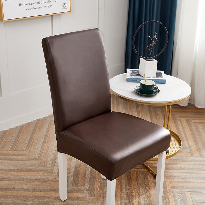 Brauner Stuhlbezug aus Kunstleder
