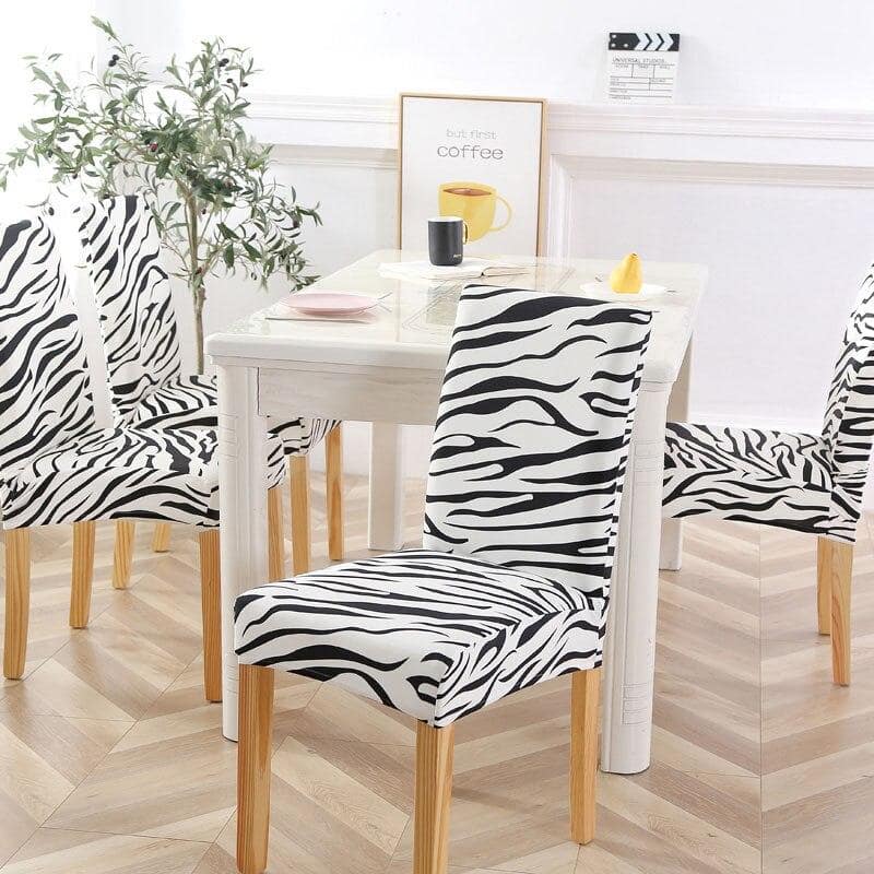 Schwarz-weißer Zebra-Stuhlbezug