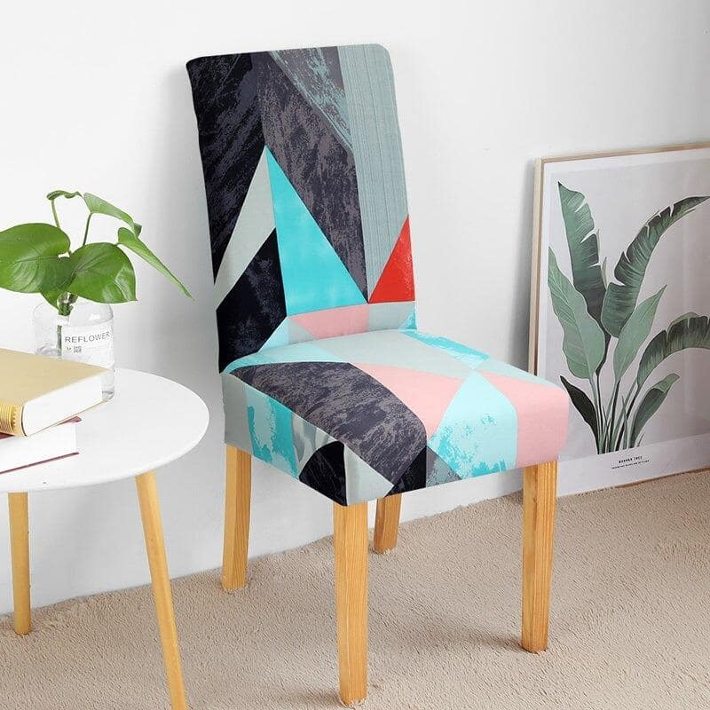 Grauer, himmelblauer und rosa Stuhlbezug