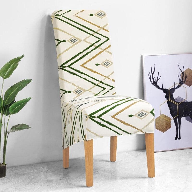 Gemusterter beigefarbener großer Stuhlbezug