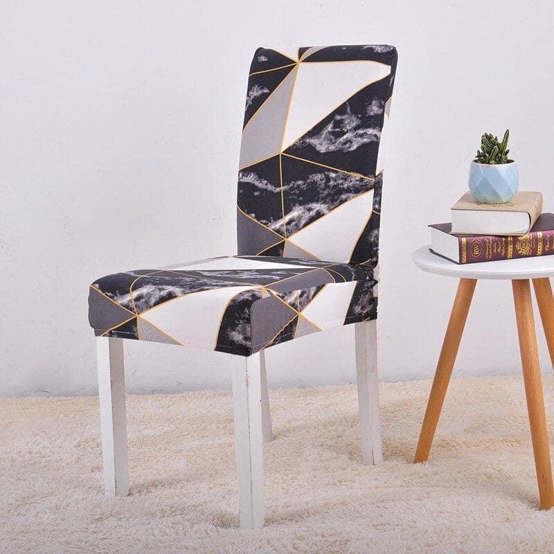 Stuhlbezug in Grau, Schwarz und Weiß