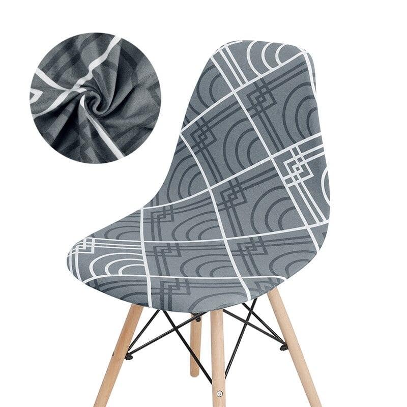 Grauer skandinavischer Stuhlbezug mit weißen Karos