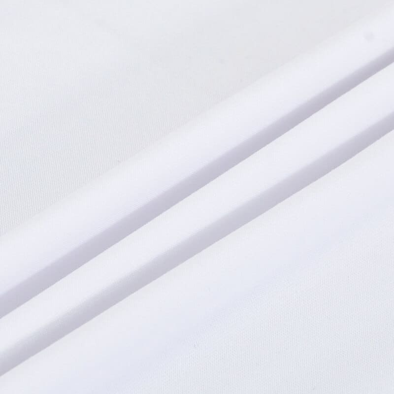 Großer weißer Stuhlbezug