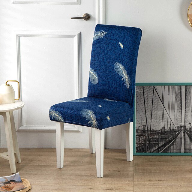 Gefiederter blauer Stuhlbezug