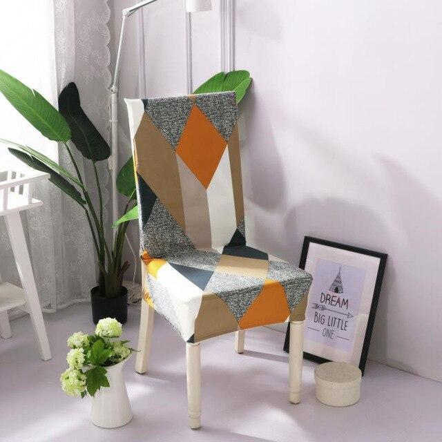 Stuhlbezug mit geometrischen Formen